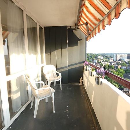 Grosse 3-Zimmer Wohnung, Zentrale Lage. Mülheim an der Ruhr Buitenkant foto