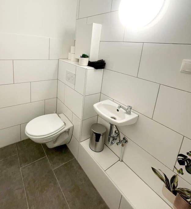 Grosse 3-Zimmer Wohnung, Zentrale Lage. Mülheim an der Ruhr Buitenkant foto