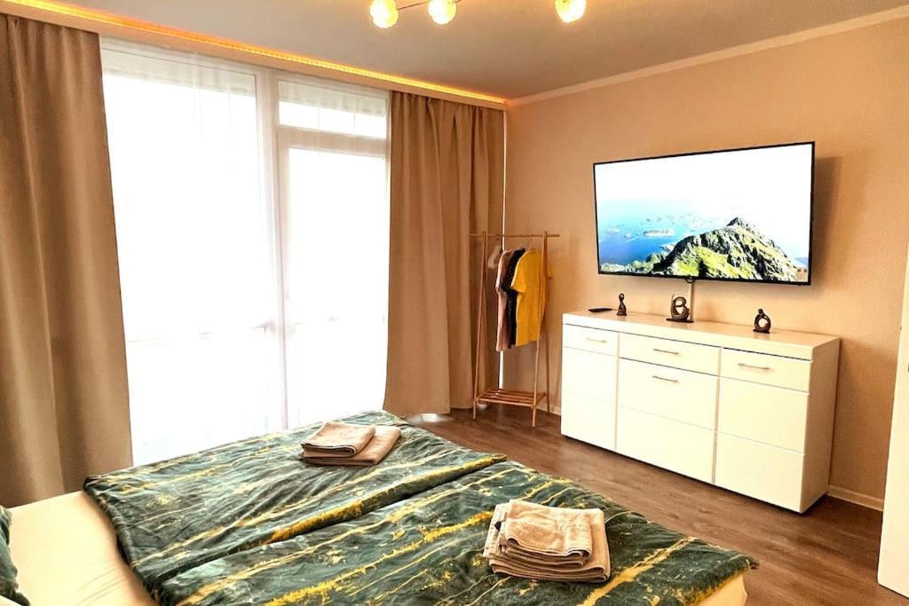 Grosse 3-Zimmer Wohnung, Zentrale Lage. Mülheim an der Ruhr Buitenkant foto