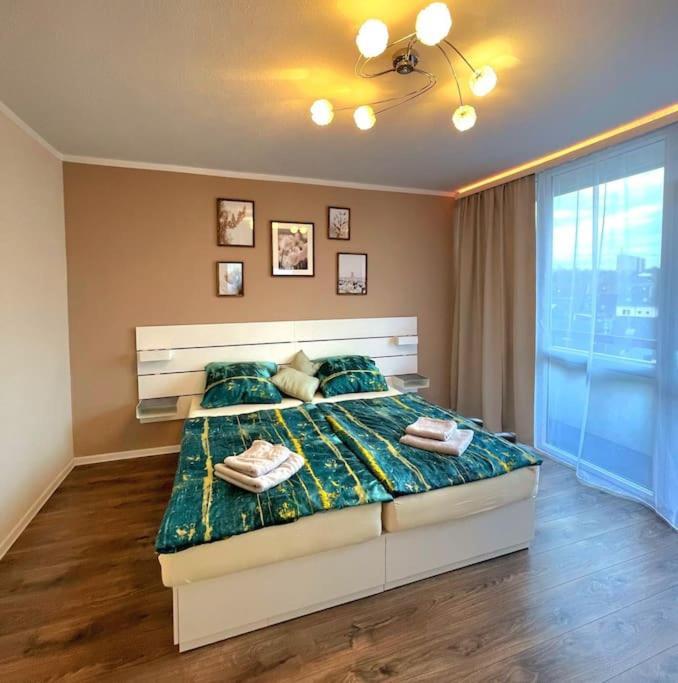 Grosse 3-Zimmer Wohnung, Zentrale Lage. Mülheim an der Ruhr Buitenkant foto