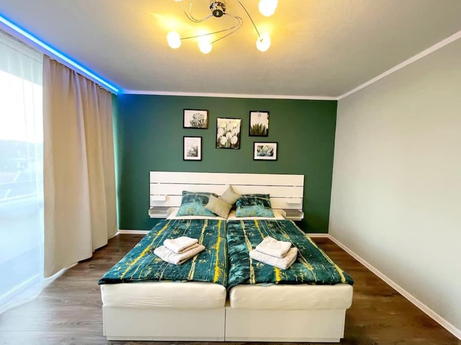 Grosse 3-Zimmer Wohnung, Zentrale Lage. Mülheim an der Ruhr Buitenkant foto