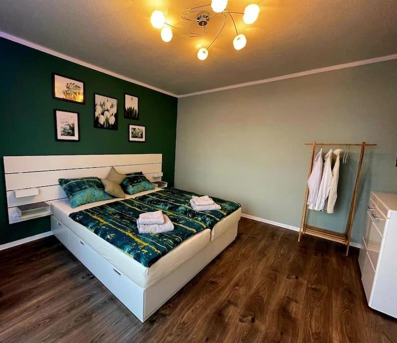 Grosse 3-Zimmer Wohnung, Zentrale Lage. Mülheim an der Ruhr Buitenkant foto