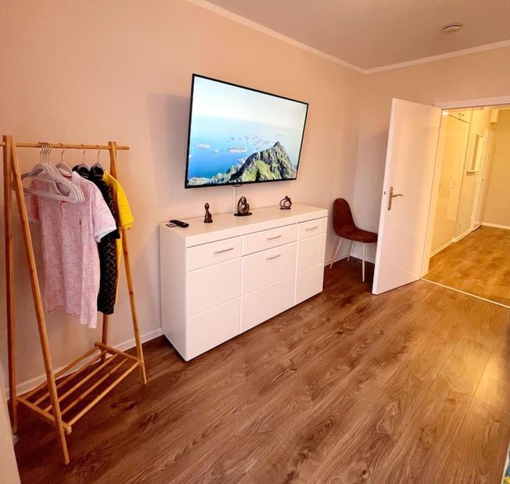 Grosse 3-Zimmer Wohnung, Zentrale Lage. Mülheim an der Ruhr Buitenkant foto