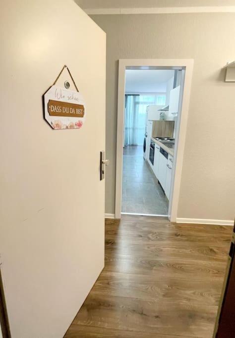 Grosse 3-Zimmer Wohnung, Zentrale Lage. Mülheim an der Ruhr Buitenkant foto