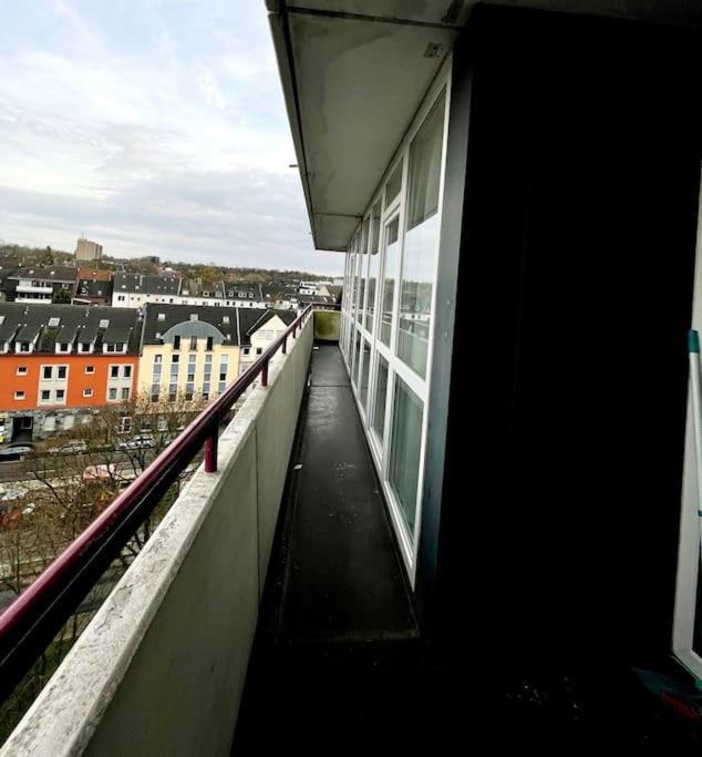 Grosse 3-Zimmer Wohnung, Zentrale Lage. Mülheim an der Ruhr Buitenkant foto