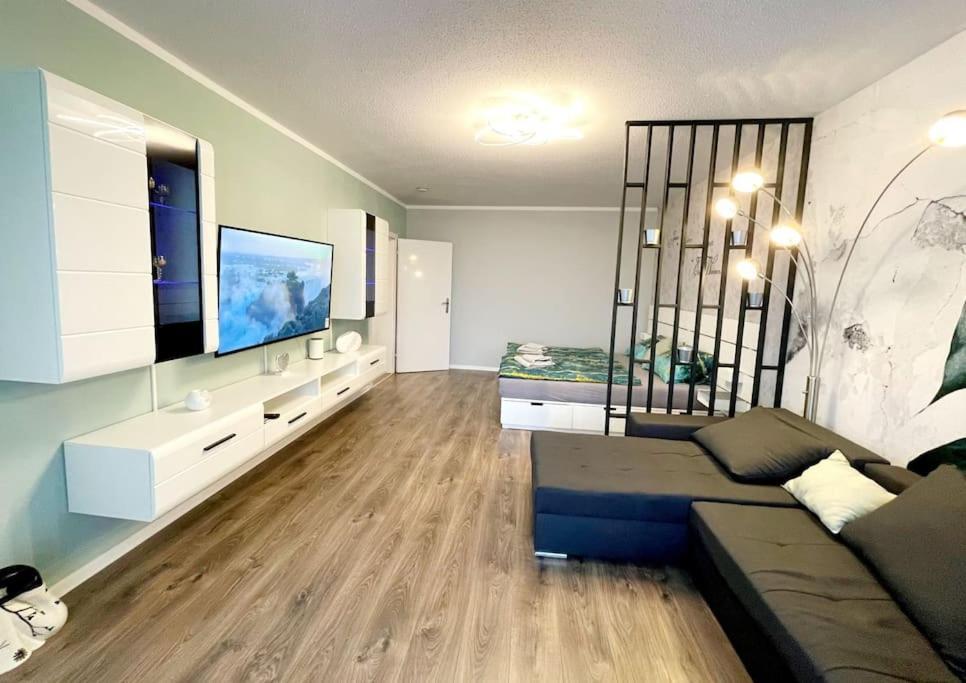 Grosse 3-Zimmer Wohnung, Zentrale Lage. Mülheim an der Ruhr Buitenkant foto